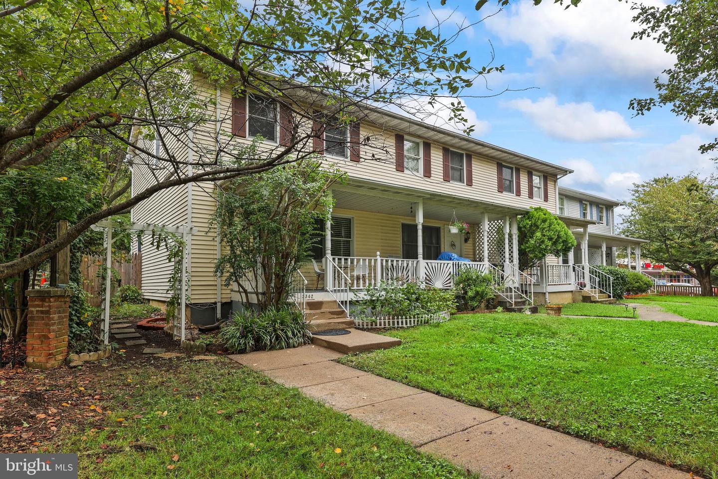 3342 COMMONWEALTH AVE, ALEXANDRIA, Virginia 22305, 2 Bedrooms Bedrooms, 4 Rooms Rooms,1 BathroomBathrooms,Residential,For sale,3342 COMMONWEALTH AVE,VAAX2039682 MLS # VAAX2039682