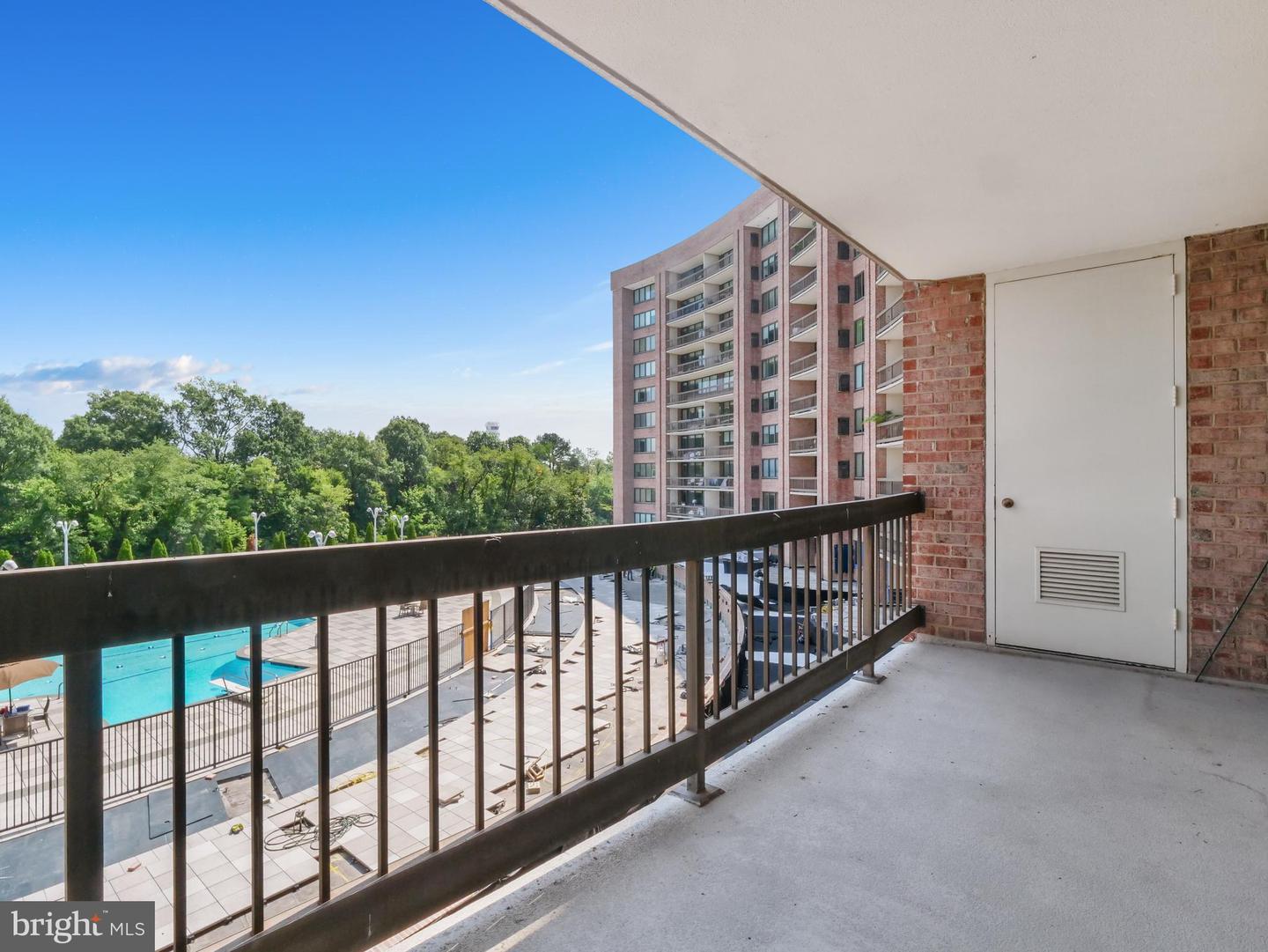 1805 CRYSTAL DR #407S, ARLINGTON, Virginia 22202, 2 Bedrooms Bedrooms, ,2 BathroomsBathrooms,Residential,For sale,1805 CRYSTAL DR #407S,VAAR2050896 MLS # VAAR2050896