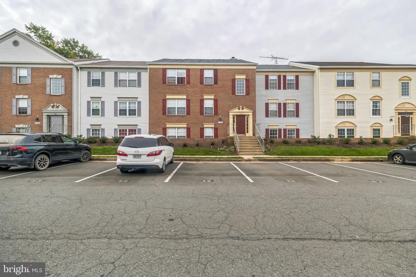 1105 HUNTMASTER TER NE #102, LEESBURG, Virginia 20176, 2 Bedrooms Bedrooms, ,1 BathroomBathrooms,Residential,For sale,1105 HUNTMASTER TER NE #102,VALO2082996 MLS # VALO2082996