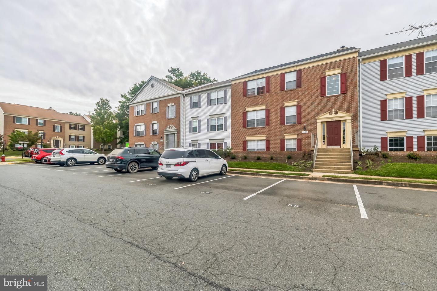 1105 HUNTMASTER TER NE #102, LEESBURG, Virginia 20176, 2 Bedrooms Bedrooms, ,1 BathroomBathrooms,Residential,For sale,1105 HUNTMASTER TER NE #102,VALO2082996 MLS # VALO2082996