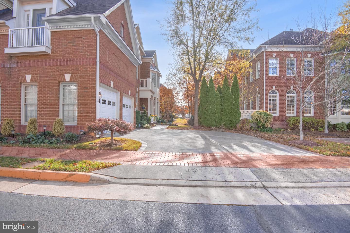 12741 LAVENDER KEEP CIR, FAIRFAX, Virginia 22033, 4 Bedrooms Bedrooms, ,3 BathroomsBathrooms,Residential,For sale,12741 LAVENDER KEEP CIR,VAFX2209456 MLS # VAFX2209456