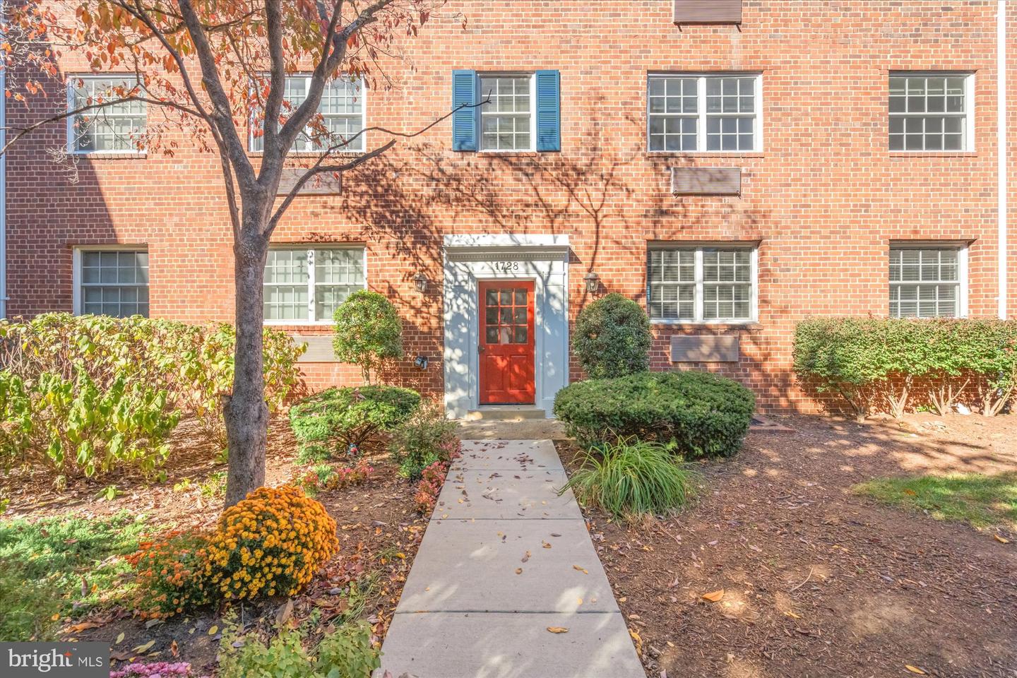 1728 W ABINGDON DR #102, ALEXANDRIA, Virginia 22314, 1 Bedroom Bedrooms, ,1 BathroomBathrooms,Residential,For sale,1728 W ABINGDON DR #102,VAAX2039476 MLS # VAAX2039476