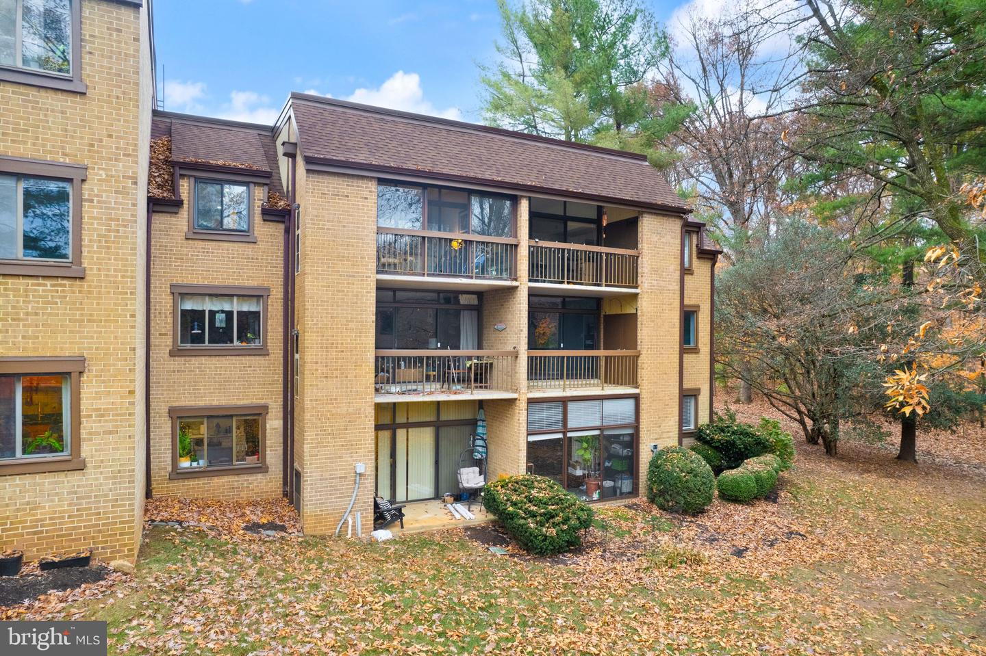 1639 PARKCREST CIR #200, RESTON, Virginia 20190, 2 Bedrooms Bedrooms, ,2 BathroomsBathrooms,Residential,For sale,1639 PARKCREST CIR #200,VAFX2210896 MLS # VAFX2210896