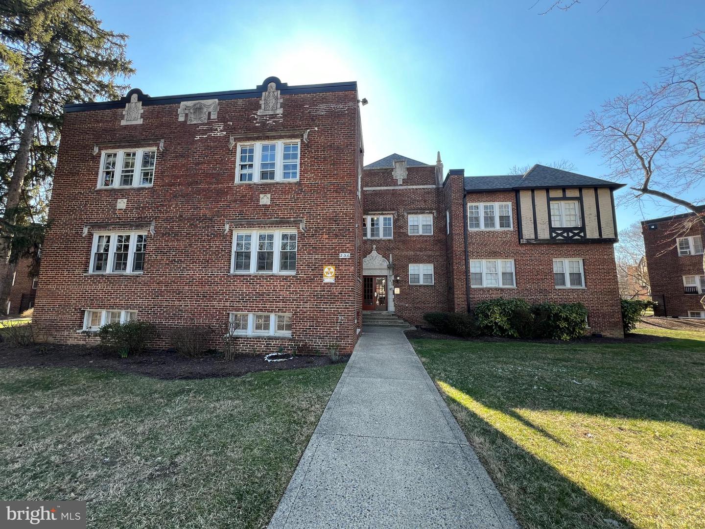 236 FARRAGUT ST NW #202, WASHINGTON, District Of Columbia 20011, 2 Bedrooms Bedrooms, ,1 BathroomBathrooms,Residential,For sale,236 FARRAGUT ST NW #202,DCDC2169254 MLS # DCDC2169254
