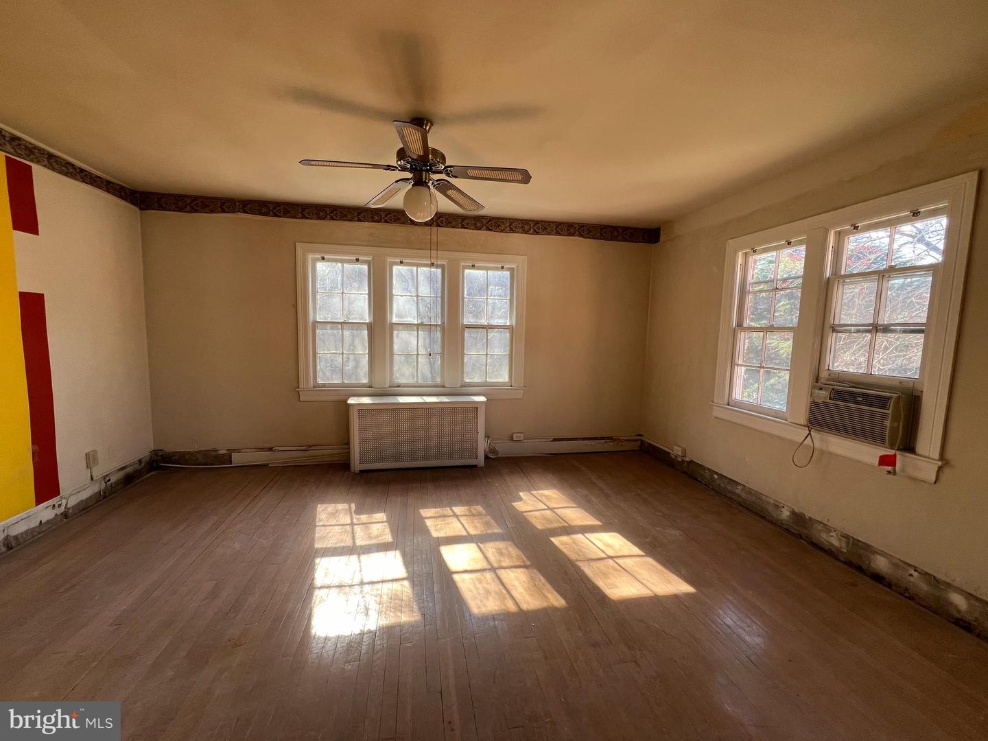 236 FARRAGUT ST NW #202, WASHINGTON, District Of Columbia 20011, 2 Bedrooms Bedrooms, ,1 BathroomBathrooms,Residential,For sale,236 FARRAGUT ST NW #202,DCDC2169254 MLS # DCDC2169254