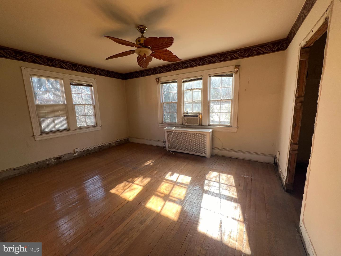 236 FARRAGUT ST NW #202, WASHINGTON, District Of Columbia 20011, 2 Bedrooms Bedrooms, ,1 BathroomBathrooms,Residential,For sale,236 FARRAGUT ST NW #202,DCDC2169254 MLS # DCDC2169254