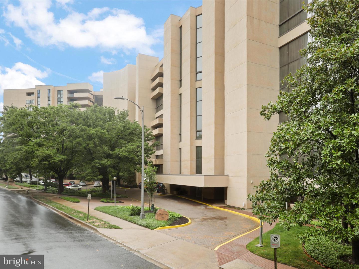 1101 S ARLINGTON RIDGE RD #104, ARLINGTON, Virginia 22202, 2 Bedrooms Bedrooms, ,2 BathroomsBathrooms,Residential,For sale,1101 S ARLINGTON RIDGE RD #104,VAAR2050920 MLS # VAAR2050920