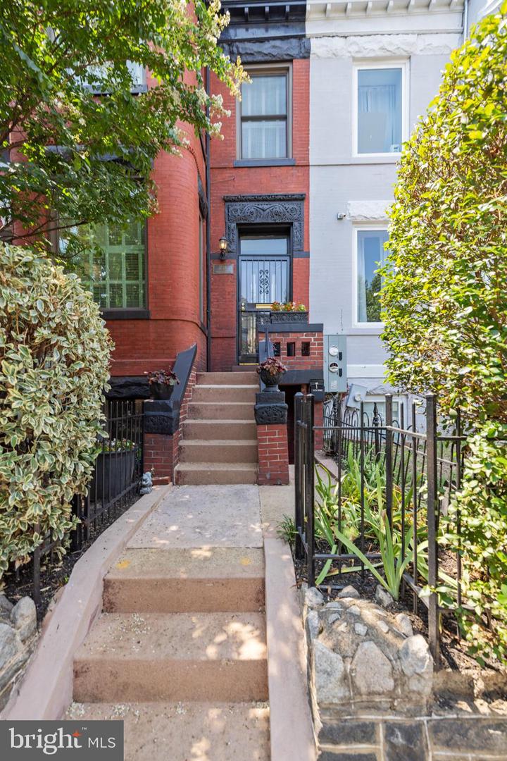 1738 1ST ST NW, WASHINGTON, District Of Columbia 20001, 5 Bedrooms Bedrooms, ,2 BathroomsBathrooms,Residential,For sale,1738 1ST ST NW,DCDC2169366 MLS # DCDC2169366