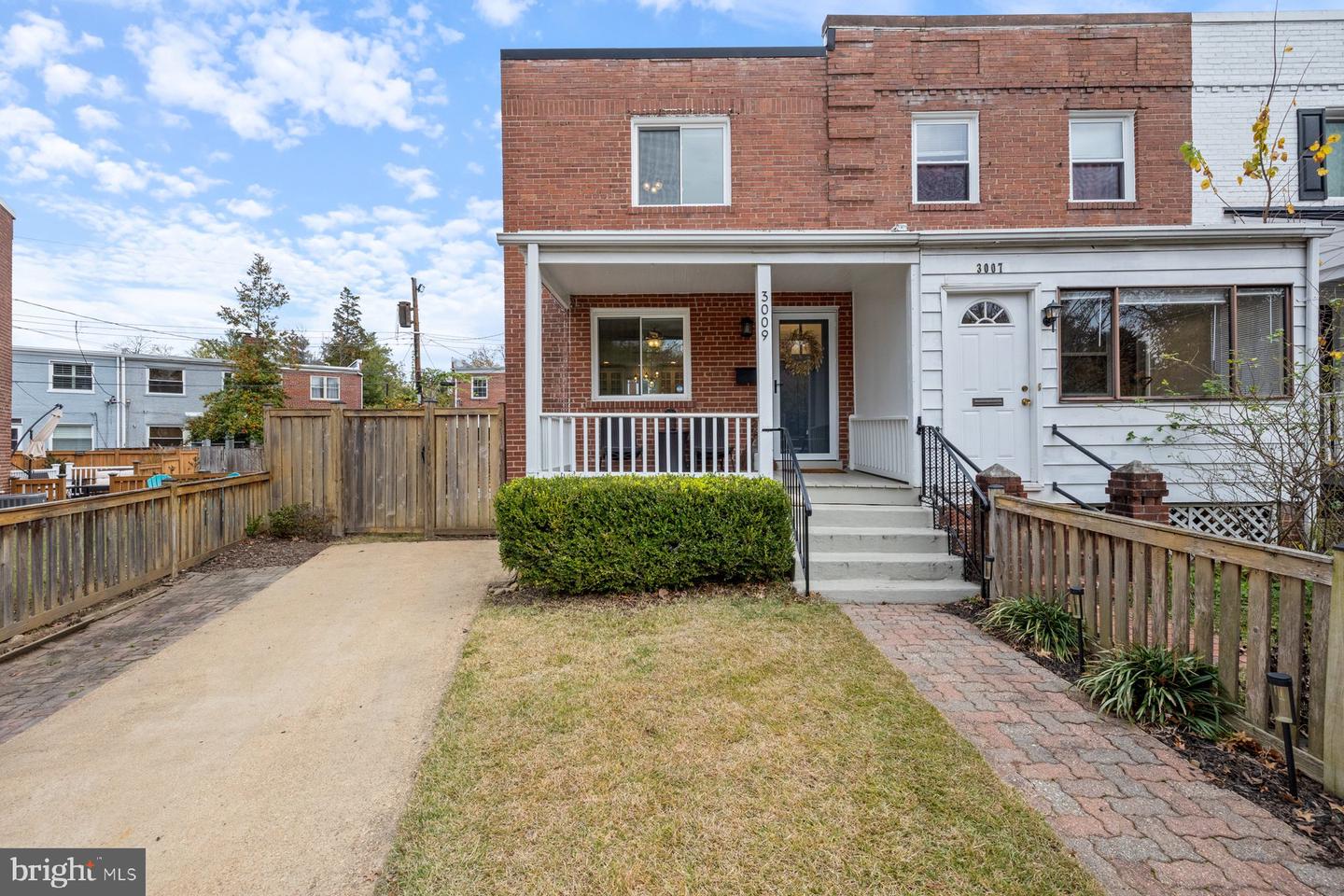 3009 FULTON ST, ALEXANDRIA, Virginia 22305, 2 Bedrooms Bedrooms, ,2 BathroomsBathrooms,Residential,For sale,3009 FULTON ST,VAAX2039684 MLS # VAAX2039684