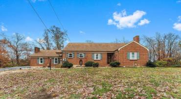 802 HILDEBRAND CHURCH RD, WAYNESBORO, Virginia 22980, 4 Bedrooms Bedrooms, ,2 BathroomsBathrooms,Residential,For sale,802 HILDEBRAND CHURCH RD,658916 MLS # 658916