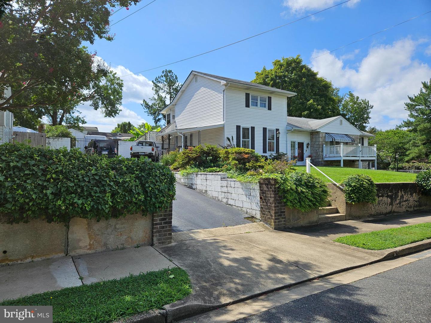 1318 DANDRIDGE ST, FREDERICKSBURG, Virginia 22401, 3 Bedrooms Bedrooms, 18 Rooms Rooms,2 BathroomsBathrooms,Residential,For sale,1318 DANDRIDGE ST,VAFB2006710 MLS # VAFB2006710