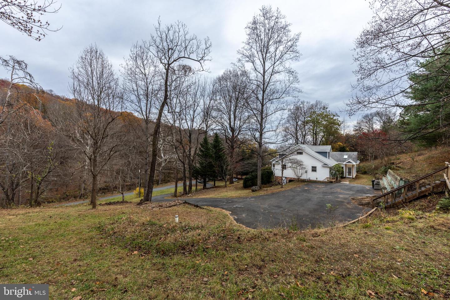 689 MUTTON HOLLOW RD, STANARDSVILLE, Virginia 22973, 4 Bedrooms Bedrooms, ,3 BathroomsBathrooms,Residential,For sale,689 MUTTON HOLLOW RD,VAGR2000588 MLS # VAGR2000588