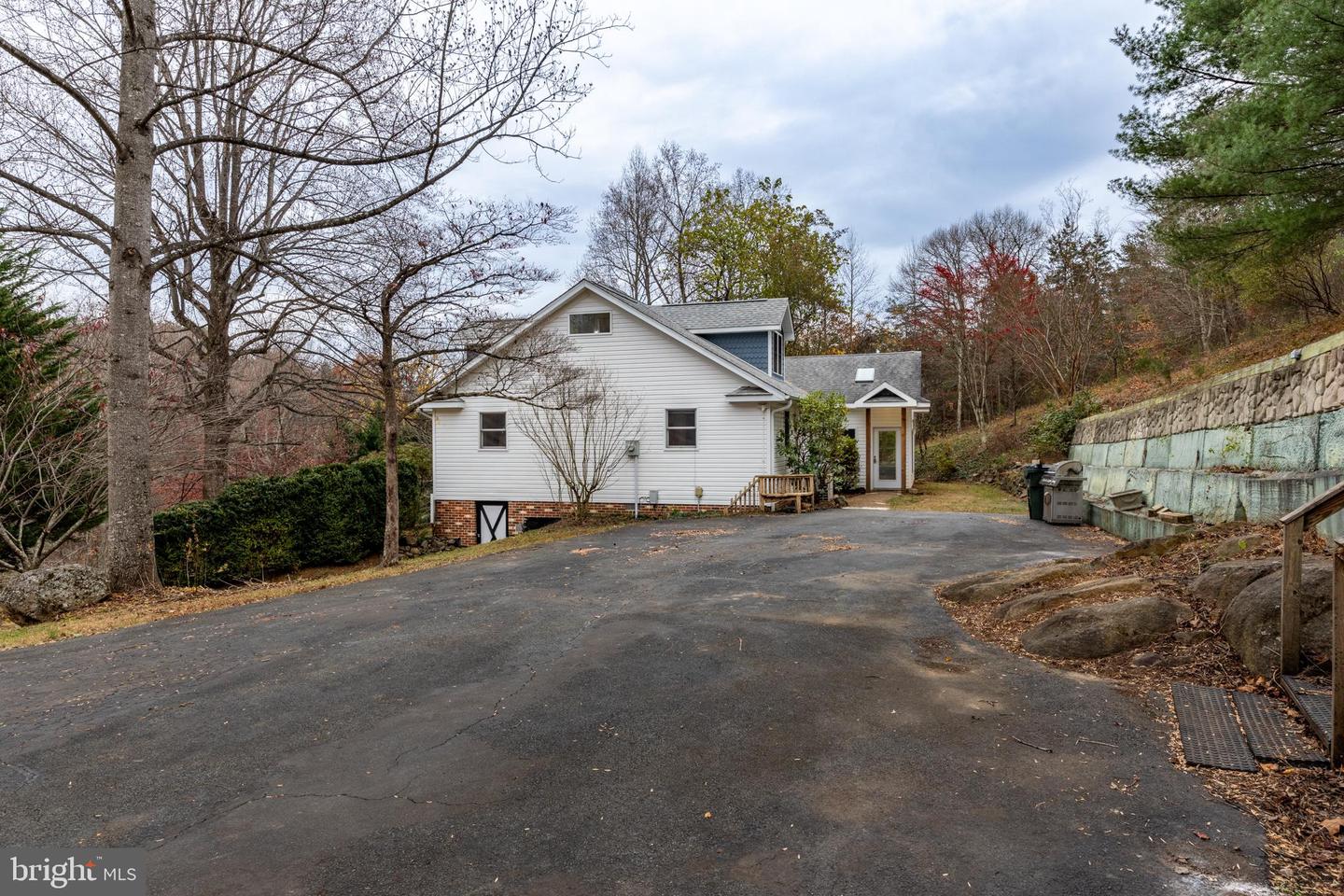 689 MUTTON HOLLOW RD, STANARDSVILLE, Virginia 22973, 4 Bedrooms Bedrooms, ,3 BathroomsBathrooms,Residential,For sale,689 MUTTON HOLLOW RD,VAGR2000588 MLS # VAGR2000588