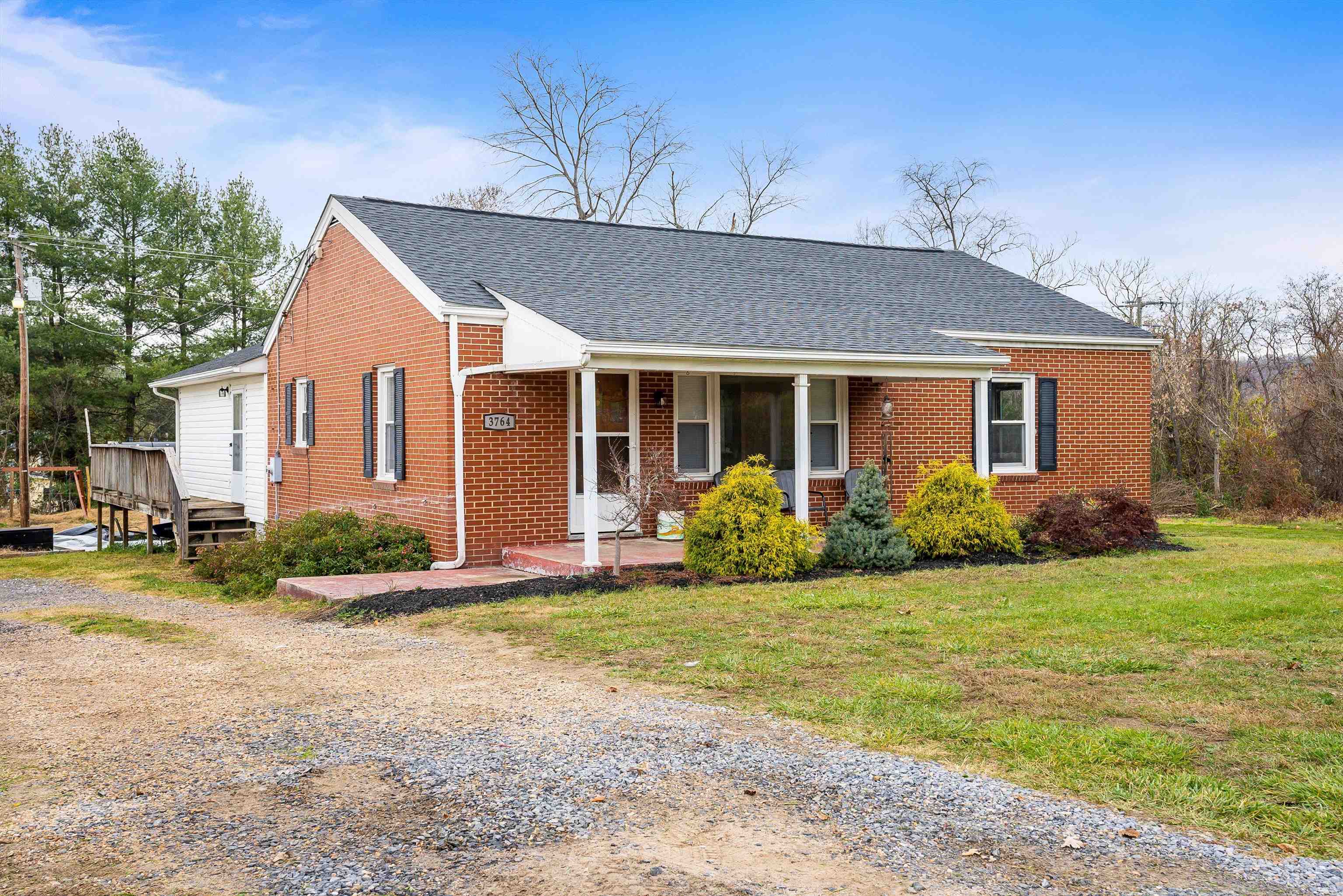 3764 EAST SIDE HWY, GROTTOES, Virginia 24441, 3 Bedrooms Bedrooms, ,2 BathroomsBathrooms,Residential,3764 EAST SIDE HWY,3764 EAST SIDE HWY,658920 MLS # 658920