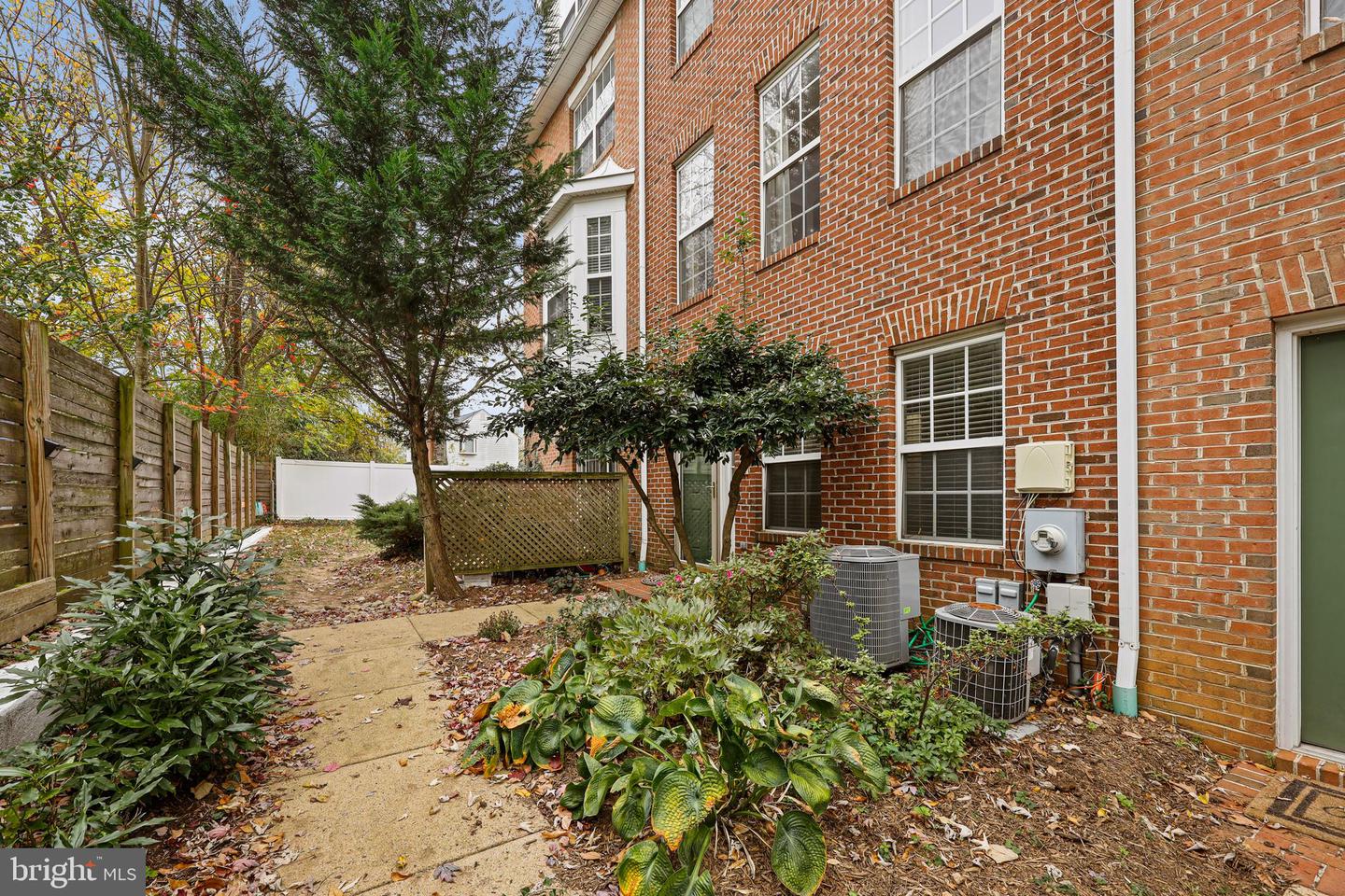 2320 LANGSTON BLVD, ARLINGTON, Virginia 22201, 4 Bedrooms Bedrooms, ,3 BathroomsBathrooms,Residential,For sale,2320 LANGSTON BLVD,VAAR2050364 MLS # VAAR2050364