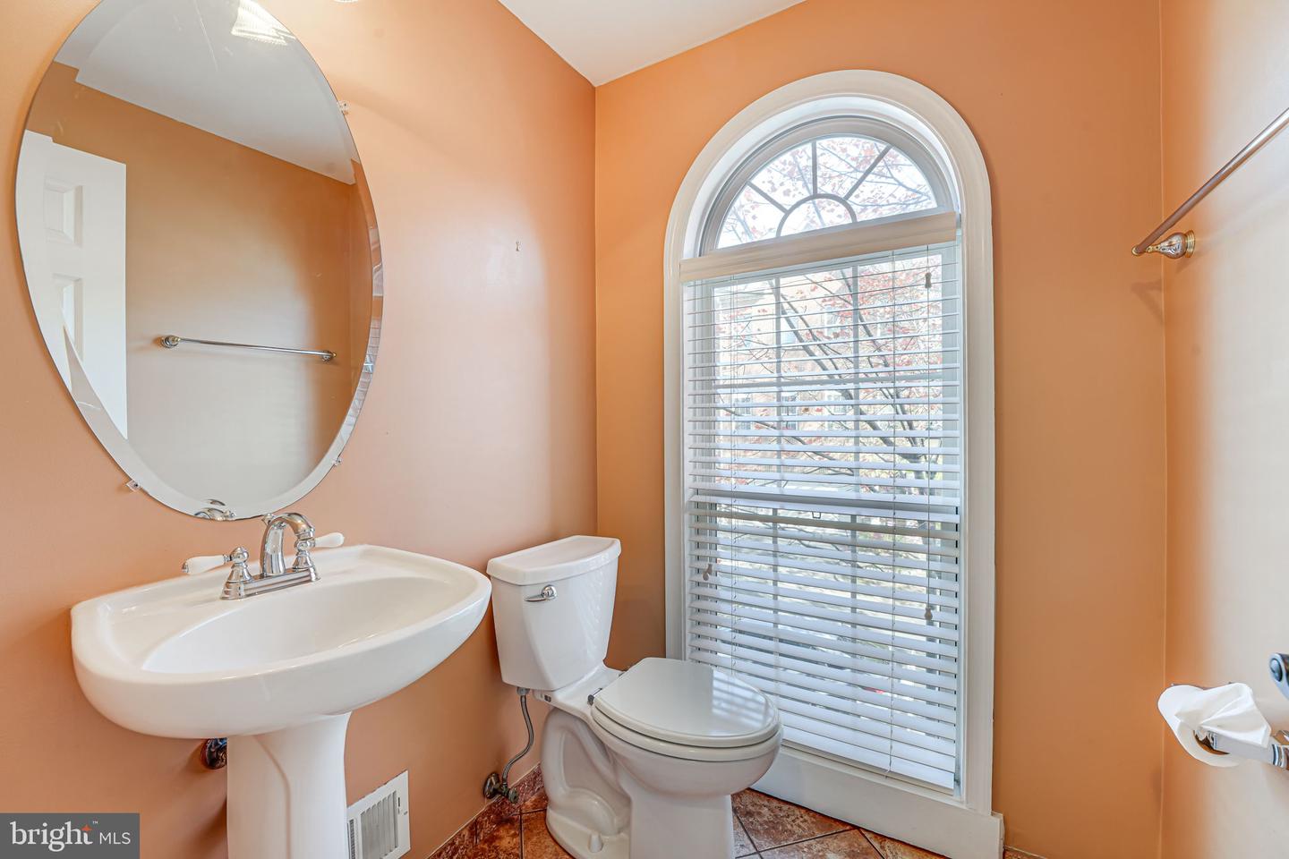 435 CLAYTON LN, ALEXANDRIA, Virginia 22304, 3 Bedrooms Bedrooms, 13 Rooms Rooms,2 BathroomsBathrooms,Residential,For sale,435 CLAYTON LN,VAAX2039392 MLS # VAAX2039392