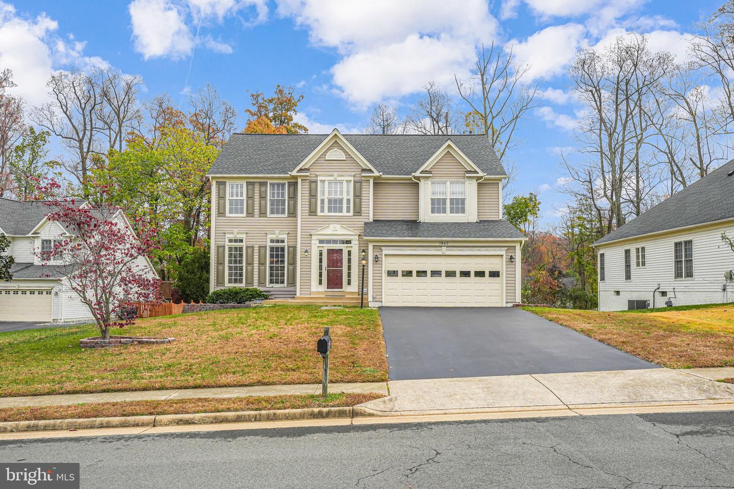 1843 STRICKLAND CT, WOODBRIDGE, Virginia 22191, 5 Bedrooms Bedrooms, ,4 BathroomsBathrooms,Residential,For sale,1843 STRICKLAND CT,VAPW2082894 MLS # VAPW2082894