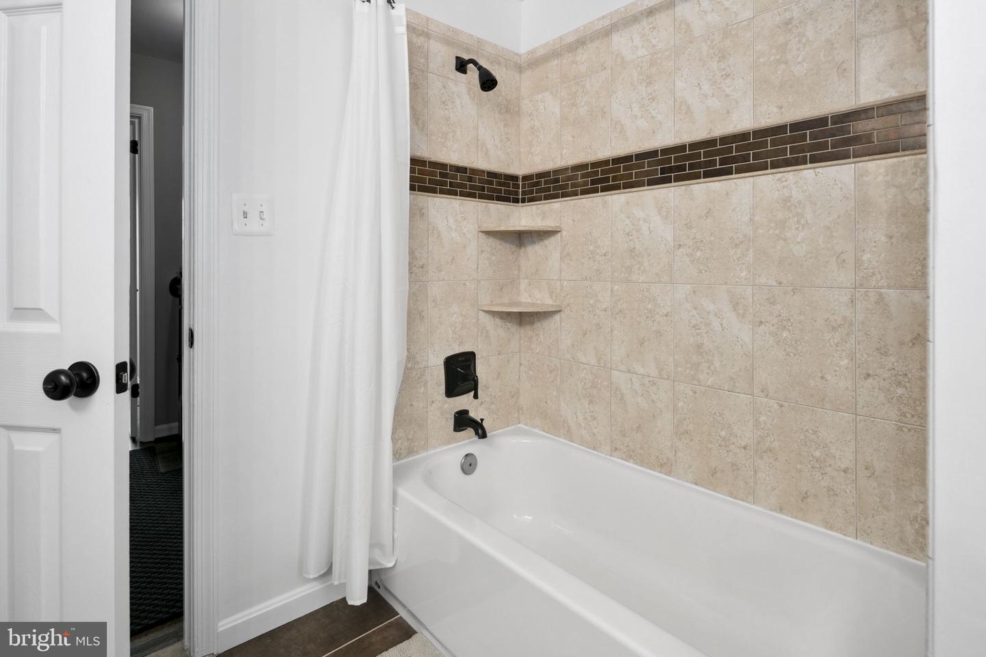 3702 CARRIAGE HOUSE CT, ALEXANDRIA, Virginia 22309, 5 Bedrooms Bedrooms, ,2 BathroomsBathrooms,Residential,For sale,3702 CARRIAGE HOUSE CT,VAFX2210426 MLS # VAFX2210426