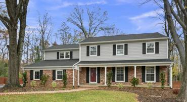 3702 CARRIAGE HOUSE CT, ALEXANDRIA, Virginia 22309, 5 Bedrooms Bedrooms, ,2 BathroomsBathrooms,Residential,For sale,3702 CARRIAGE HOUSE CT,VAFX2210426 MLS # VAFX2210426