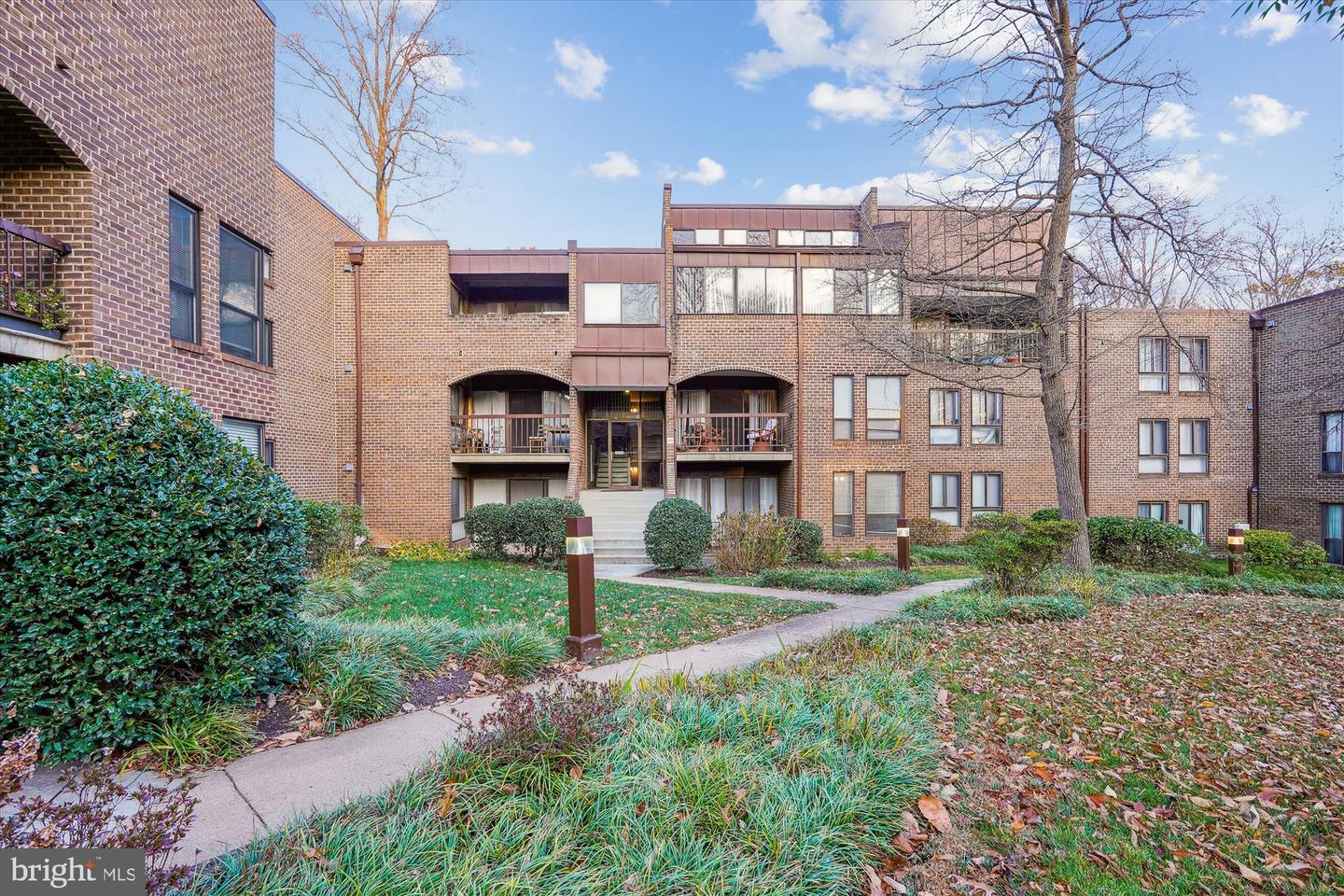 11224 CHESTNUT GROVE SQ #11224-125, RESTON, Virginia 20190, 1 Bedroom Bedrooms, 3 Rooms Rooms,1 BathroomBathrooms,Residential,For sale,11224 CHESTNUT GROVE SQ #11224-125,VAFX2210876 MLS # VAFX2210876