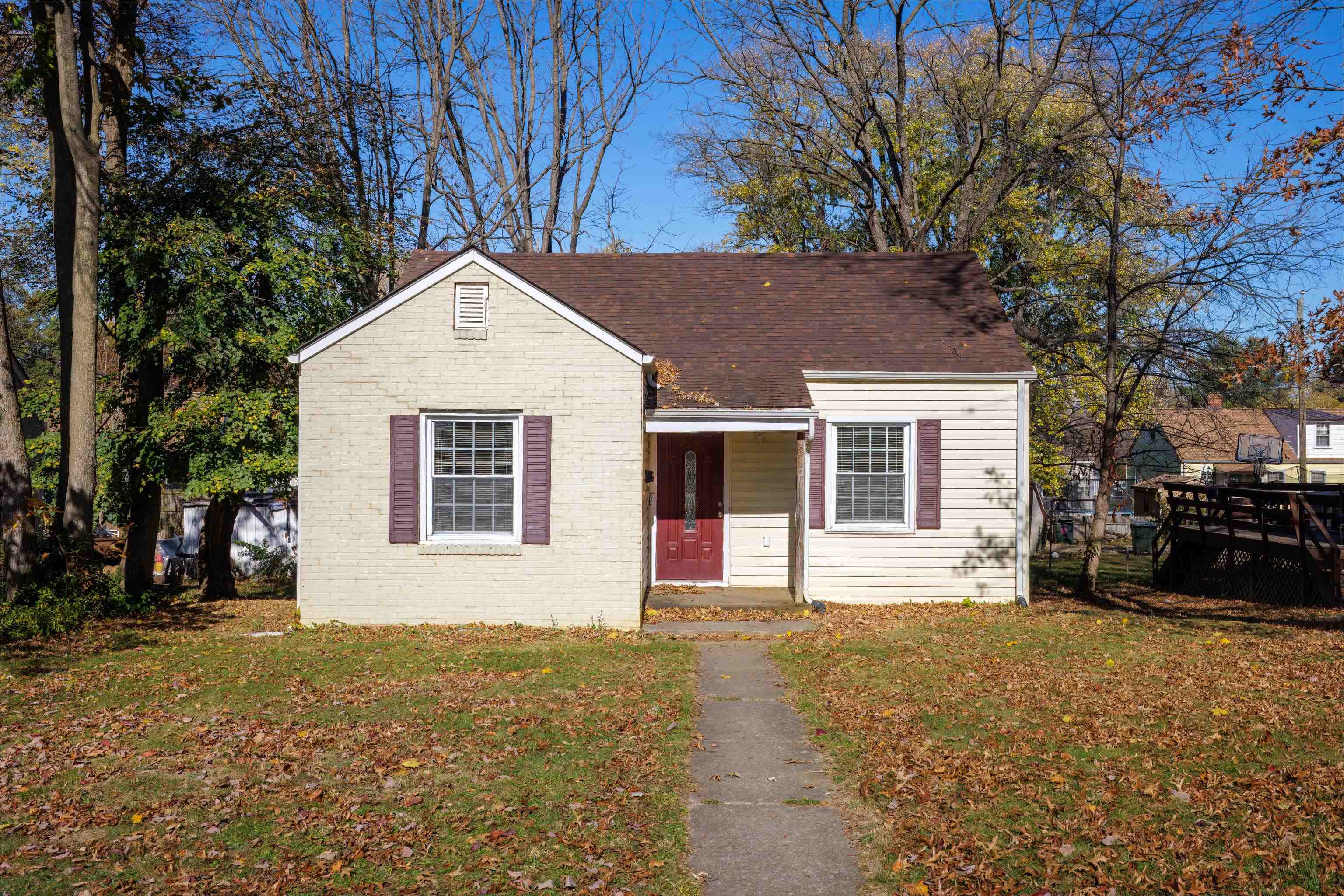 317 JAMES AVE, WAYNESBORO, Virginia 22980, 2 Bedrooms Bedrooms, ,1 BathroomBathrooms,Residential,317 JAMES AVE,658586 MLS # 658586