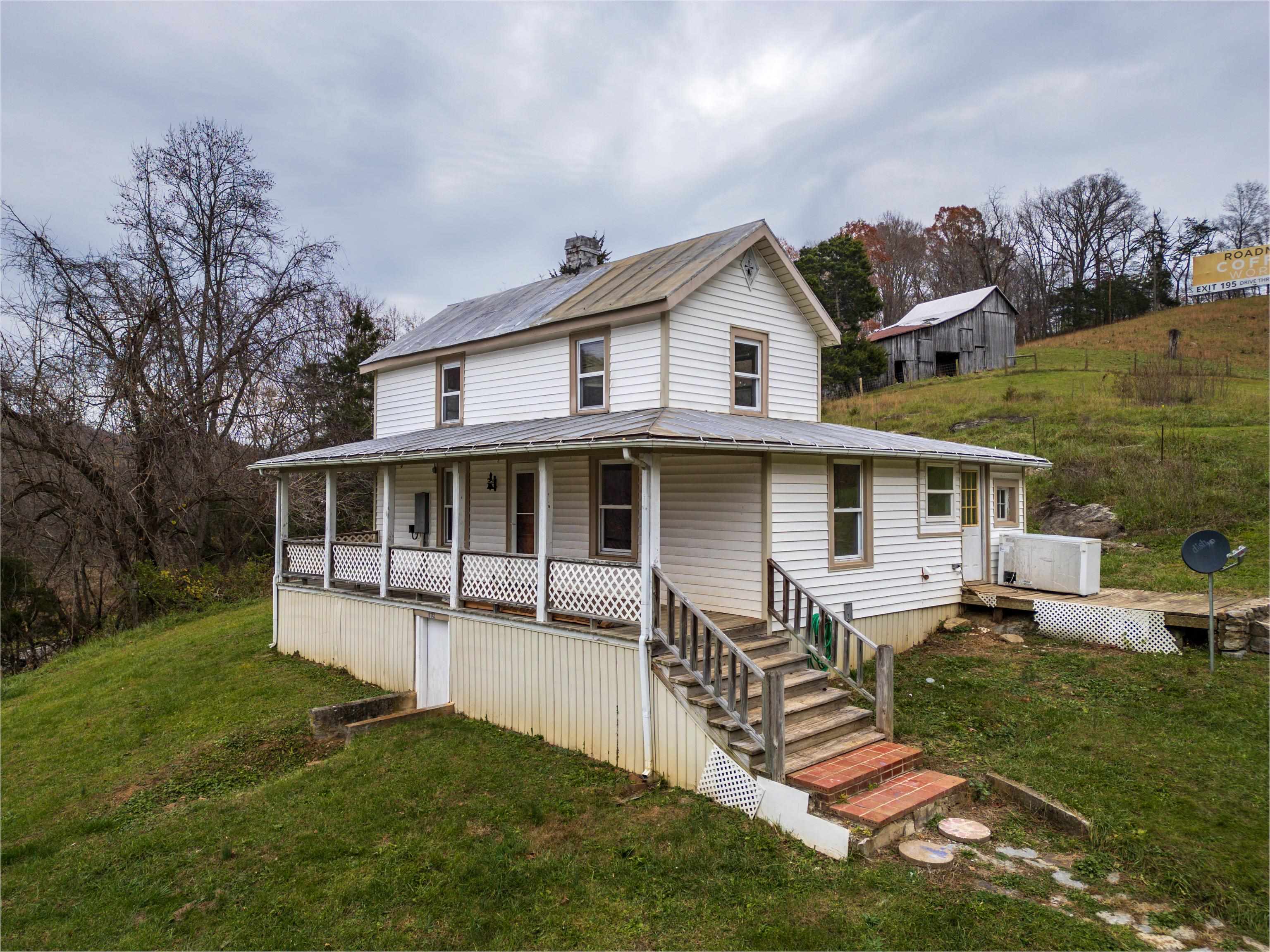 8143 S LEE HWY, BUCHANAN, Virginia 24066, 2 Bedrooms Bedrooms, ,1 BathroomBathrooms,Residential,8143 S LEE HWY,658941 MLS # 658941