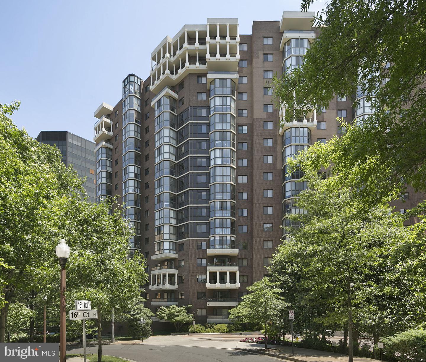 1600 N OAK ST #219, ARLINGTON, Virginia 22209, 3 Bedrooms Bedrooms, ,3 BathroomsBathrooms,Residential,For sale,1600 N OAK ST #219,VAAR2050670 MLS # VAAR2050670