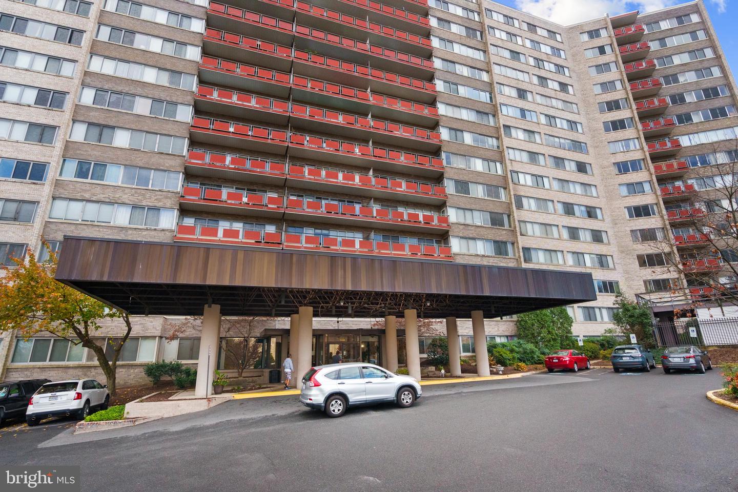 5340 HOLMES RUN PKWY #612, ALEXANDRIA, Virginia 22304, 1 Bedroom Bedrooms, 2 Rooms Rooms,1 BathroomBathrooms,Residential,For sale,5340 HOLMES RUN PKWY #612,VAAX2039704 MLS # VAAX2039704