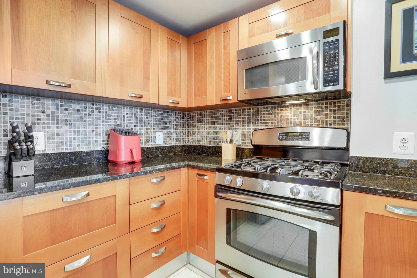 2451 MIDTOWN AVE #912, ALEXANDRIA, Virginia 22303, 1 Bedroom Bedrooms, ,1 BathroomBathrooms,Residential,For sale,2451 MIDTOWN AVE #912,VAFX2211346 MLS # VAFX2211346