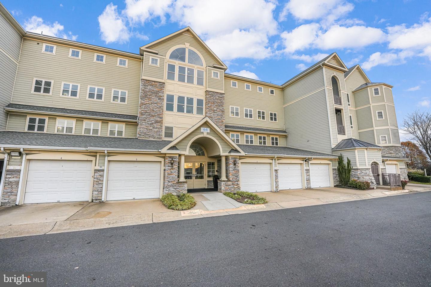 1641 LADUE CT #107, WOODBRIDGE, Virginia 22191, 2 Bedrooms Bedrooms, ,2 BathroomsBathrooms,Residential,For sale,1641 LADUE CT #107,VAPW2083352 MLS # VAPW2083352