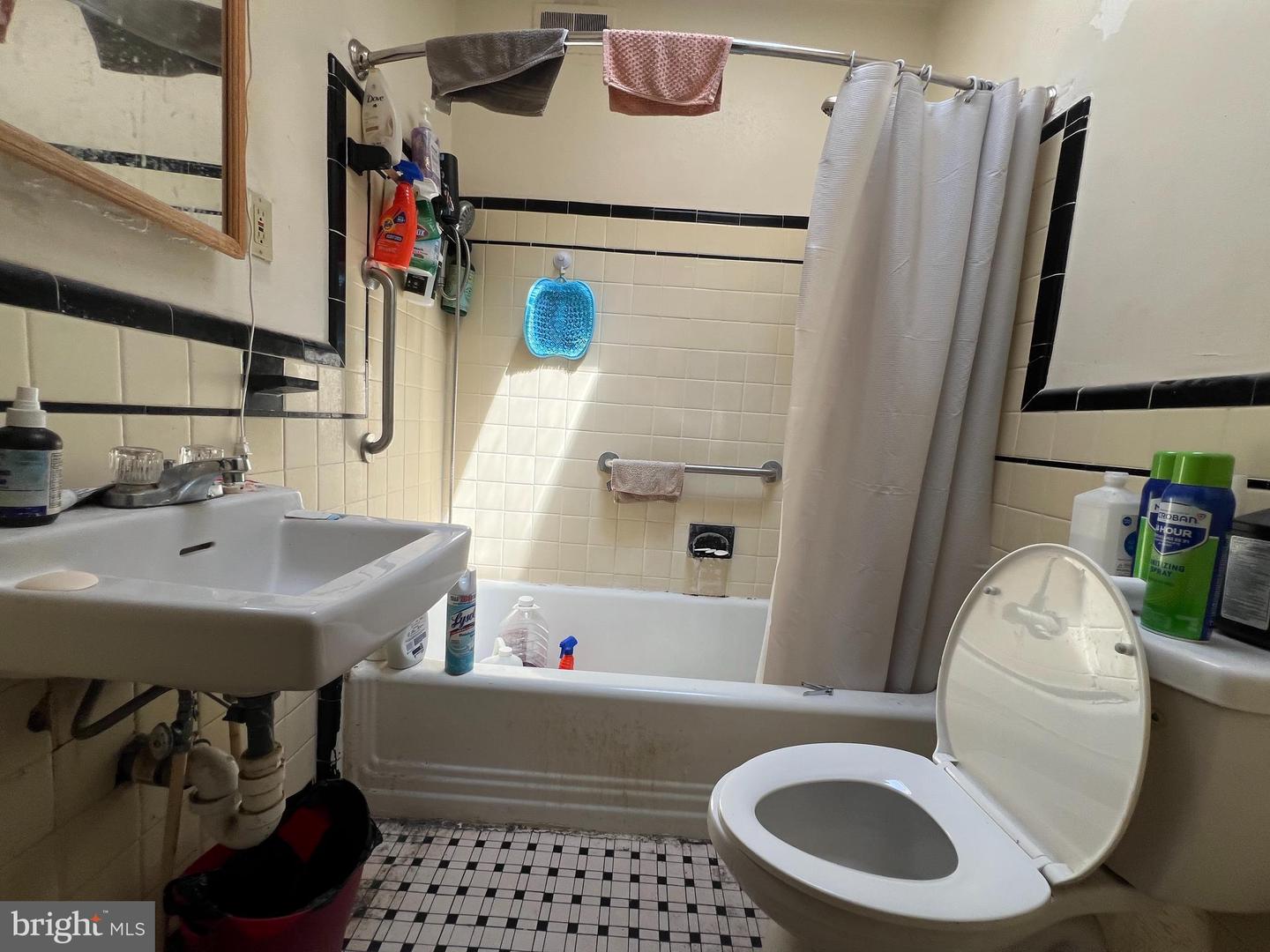 1700 FORT DAVIS ST SE, WASHINGTON, District Of Columbia 20020, 3 Bedrooms Bedrooms, ,1 BathroomBathrooms,Residential,For sale,1700 FORT DAVIS ST SE,DCDC2156626 MLS # DCDC2156626