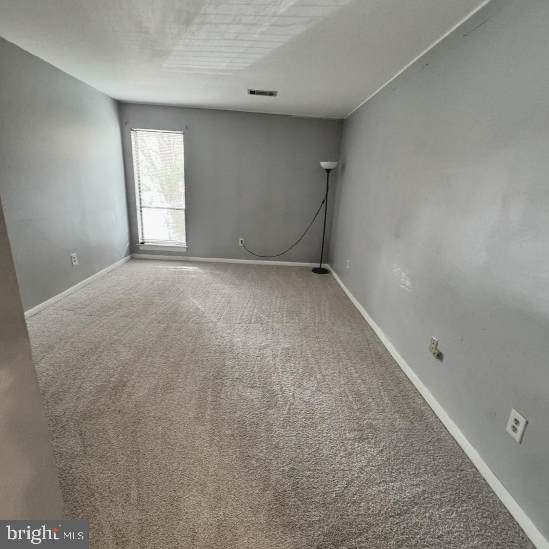 5778-B REXFORD CT #5778B, SPRINGFIELD, Virginia 22152, 2 Bedrooms Bedrooms, ,2 BathroomsBathrooms,Residential,For sale,5778-B REXFORD CT #5778B,VAFX2202340 MLS # VAFX2202340