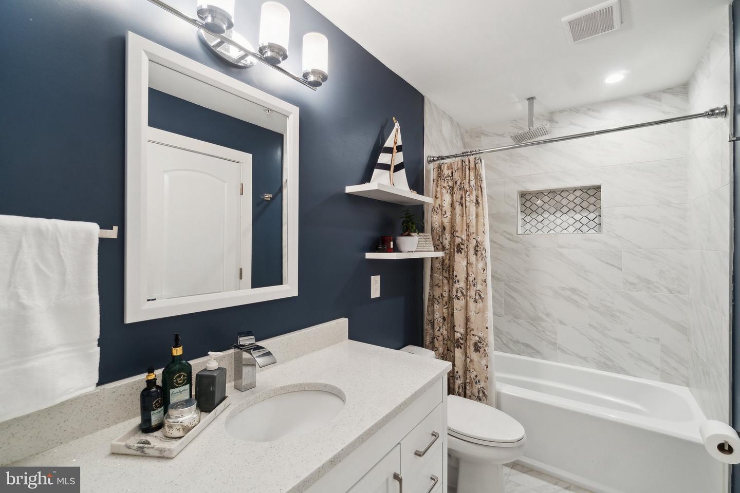 1201 POTOMAC AVE SE #2, WASHINGTON, District Of Columbia 20003, 3 Bedrooms Bedrooms, 6 Rooms Rooms,3 BathroomsBathrooms,Residential,For sale,1201 POTOMAC AVE SE #2,DCDC2166958 MLS # DCDC2166958