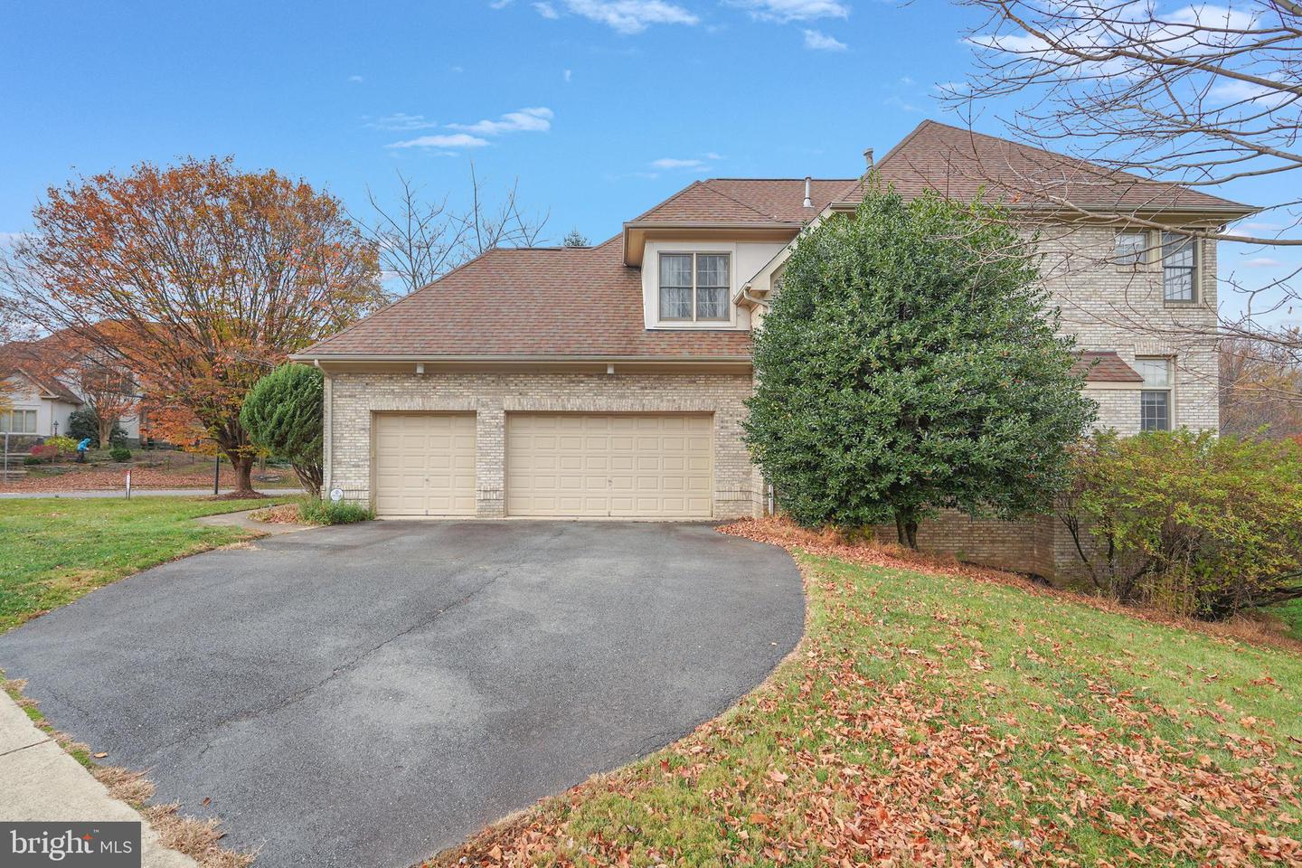 1450 CARRINGTON RIDGE LN, VIENNA, Virginia 22182, 5 Bedrooms Bedrooms, ,4 BathroomsBathrooms,Residential,For sale,1450 CARRINGTON RIDGE LN,VAFX2209928 MLS # VAFX2209928