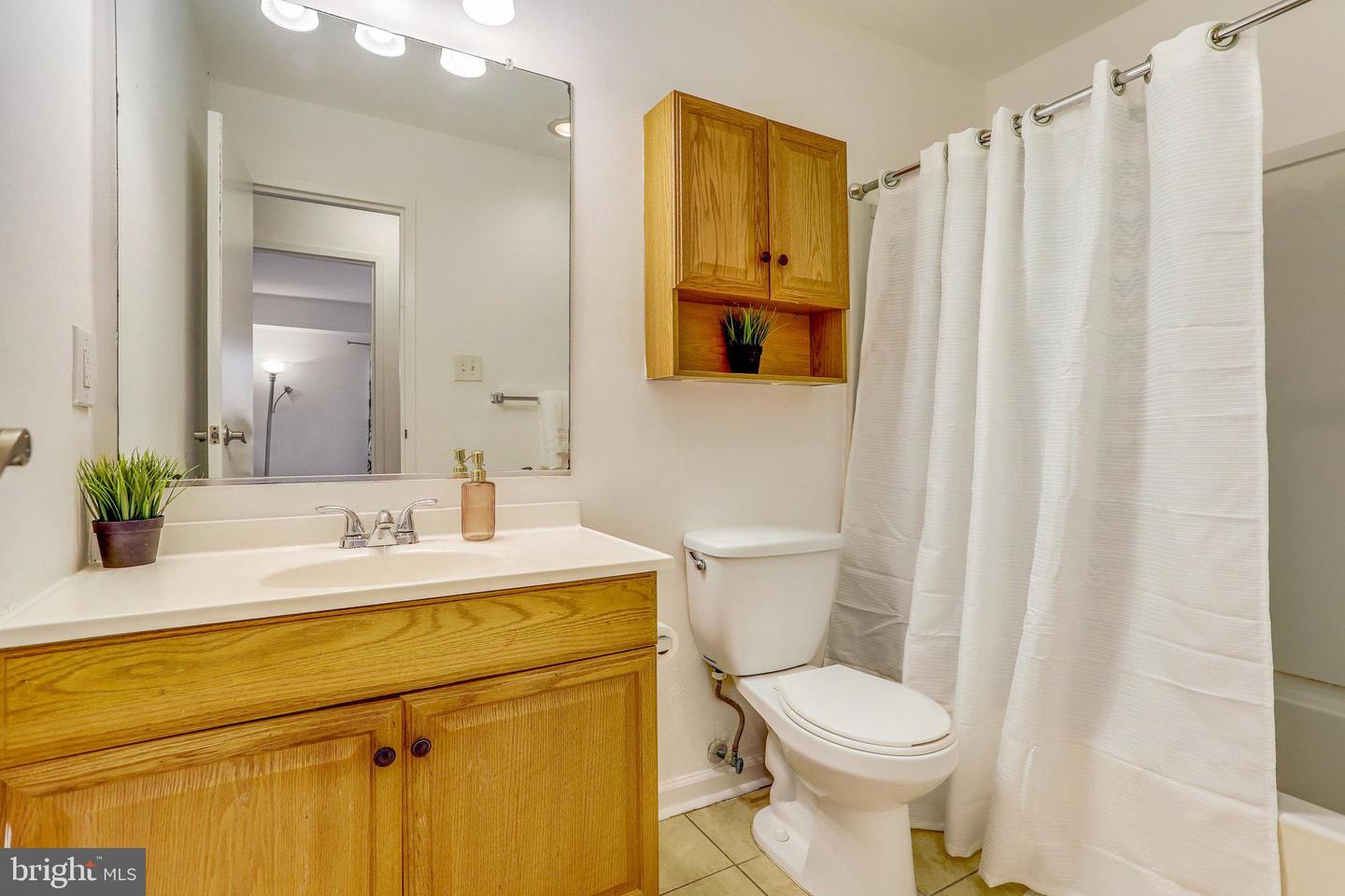 6151 EDSALL RD #M, ALEXANDRIA, Virginia 22304, 2 Bedrooms Bedrooms, ,1 BathroomBathrooms,Residential,For sale,6151 EDSALL RD #M,VAAX2039662 MLS # VAAX2039662