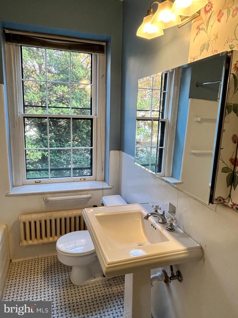 4700 CONNECTICUT AVE NW #207, WASHINGTON, District Of Columbia 20008, 3 Bedrooms Bedrooms, ,2 BathroomsBathrooms,Residential,For sale,4700 CONNECTICUT AVE NW #207,DCDC2169184 MLS # DCDC2169184