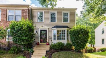 4452 HOLLY AVE, FAIRFAX, Virginia 22030, 3 Bedrooms Bedrooms, ,3 BathroomsBathrooms,Residential,For sale,4452 HOLLY AVE,VAFX2211254 MLS # VAFX2211254