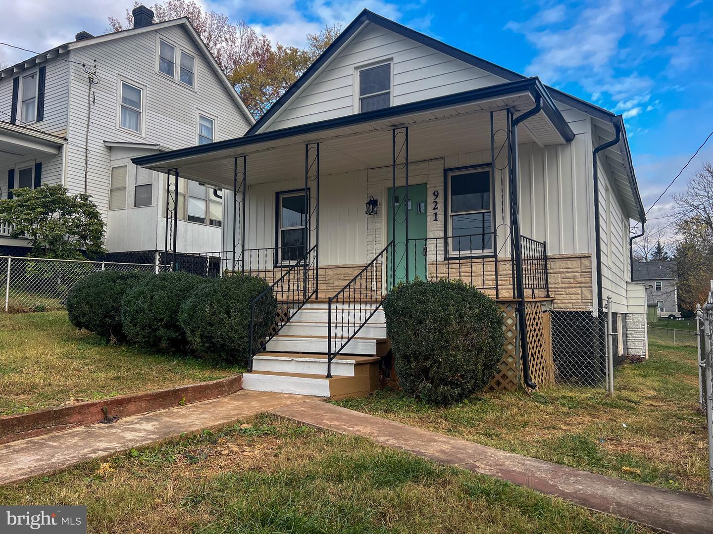 921 TERRACE, CULPEPER, Virginia 22701, 4 Bedrooms Bedrooms, ,2 BathroomsBathrooms,Residential,For sale,921 TERRACE,VACU2009304 MLS # VACU2009304