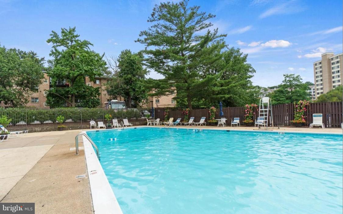 5340 HOLMES RUN PKWY #1510, ALEXANDRIA, Virginia 22304, 2 Bedrooms Bedrooms, ,1 BathroomBathrooms,Residential,For sale,5340 HOLMES RUN PKWY #1510,VAAX2037792 MLS # VAAX2037792