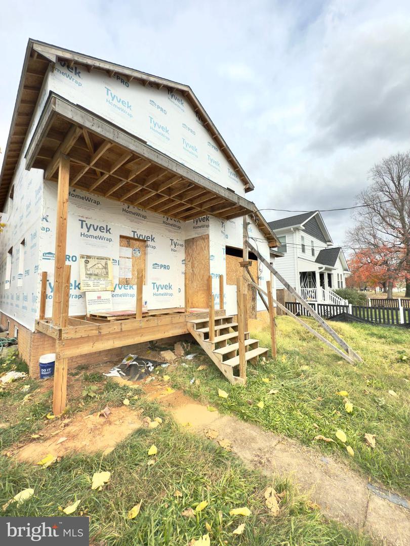 3108 ADAMS ST NE, WASHINGTON, District Of Columbia 20018, 5 Bedrooms Bedrooms, ,4 BathroomsBathrooms,Residential,For sale,3108 ADAMS ST NE,DCDC2169350 MLS # DCDC2169350