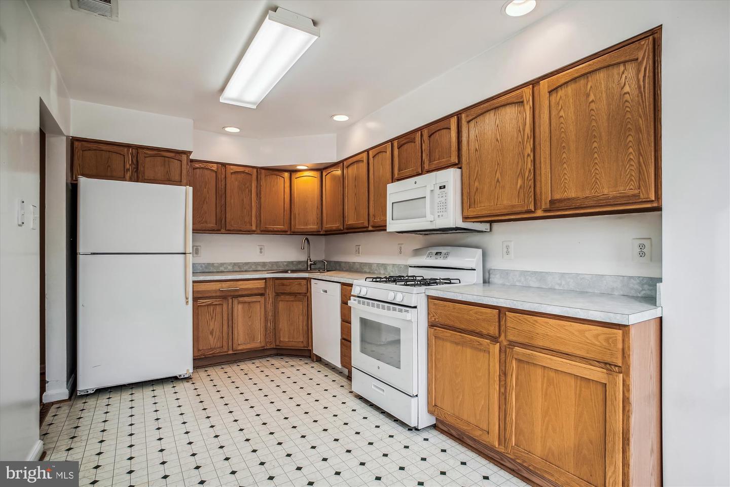 228 N PAYNE ST, ALEXANDRIA, Virginia 22314, 3 Bedrooms Bedrooms, ,2 BathroomsBathrooms,Residential,For sale,228 N PAYNE ST,VAAX2039742 MLS # VAAX2039742