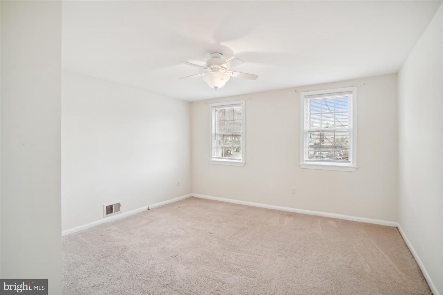 216 N PAYNE ST, ALEXANDRIA, Virginia 22314, 2 Bedrooms Bedrooms, ,1 BathroomBathrooms,Residential,For sale,216 N PAYNE ST,VAAX2039750 MLS # VAAX2039750