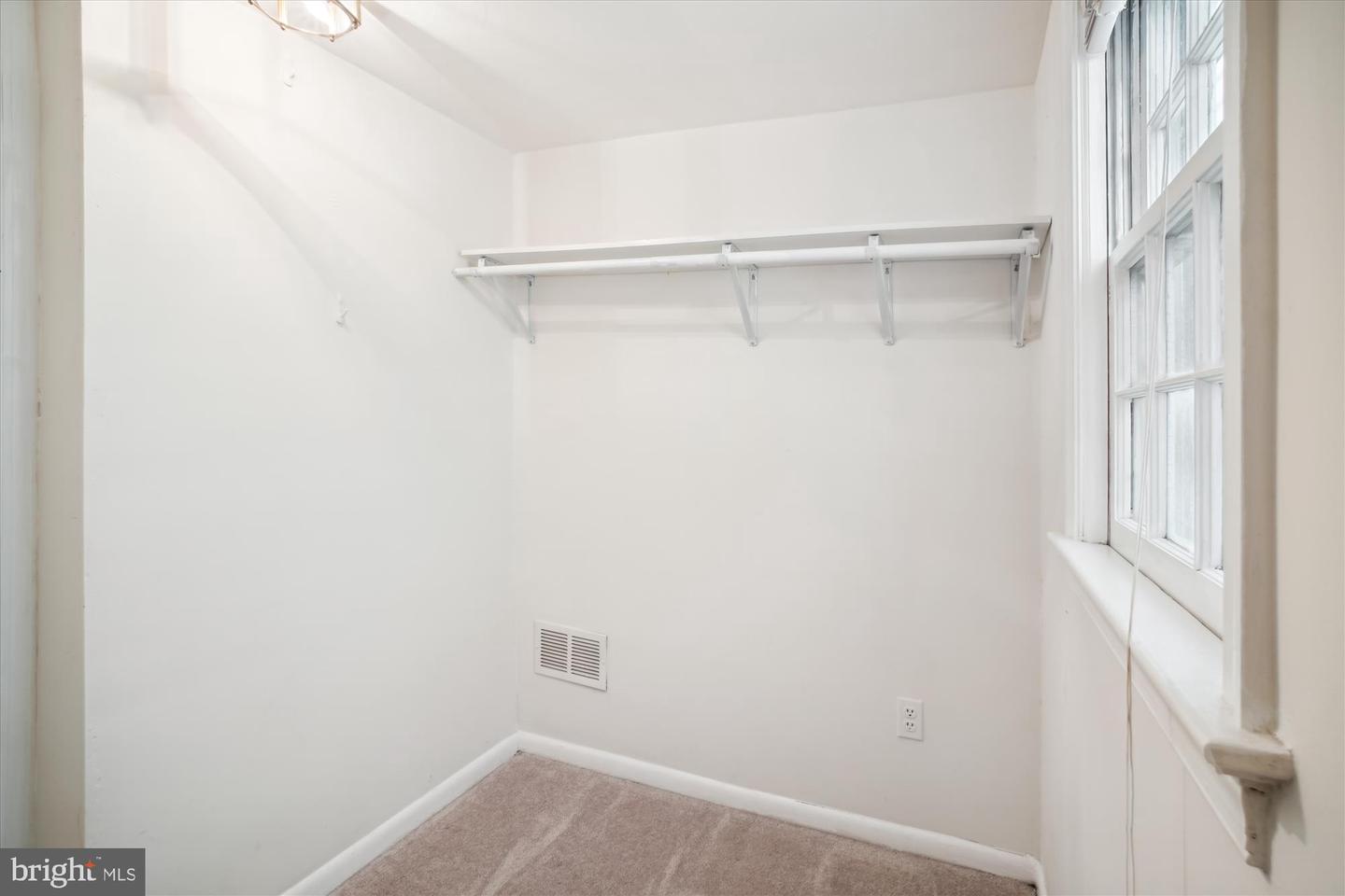 216 N PAYNE ST, ALEXANDRIA, Virginia 22314, 2 Bedrooms Bedrooms, ,1 BathroomBathrooms,Residential,For sale,216 N PAYNE ST,VAAX2039750 MLS # VAAX2039750