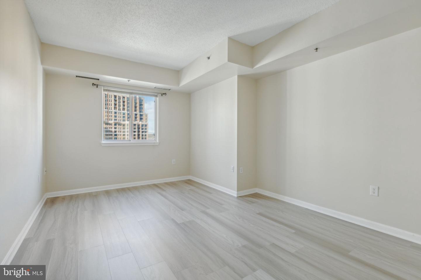 1211 S EADS ST #1211, ARLINGTON, Virginia 22202, 1 Bedroom Bedrooms, ,1 BathroomBathrooms,Residential,For sale,1211 S EADS ST #1211,VAAR2046506 MLS # VAAR2046506