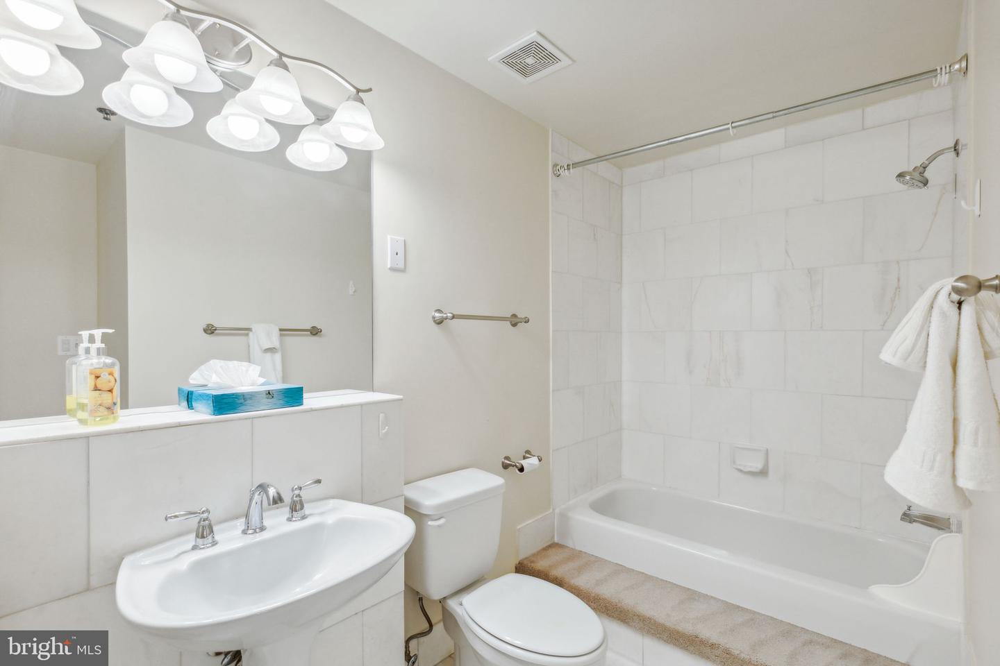 1211 S EADS ST #1211, ARLINGTON, Virginia 22202, 1 Bedroom Bedrooms, ,1 BathroomBathrooms,Residential,For sale,1211 S EADS ST #1211,VAAR2046506 MLS # VAAR2046506