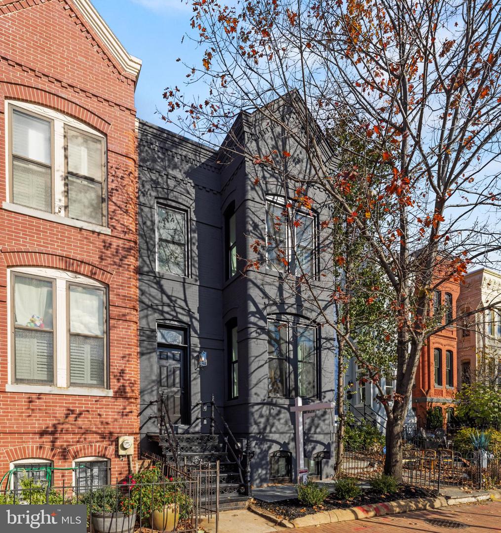 1106 E ST SE, WASHINGTON, District Of Columbia 20003, 4 Bedrooms Bedrooms, ,3 BathroomsBathrooms,Residential,For sale,1106 E ST SE,DCDC2156330 MLS # DCDC2156330