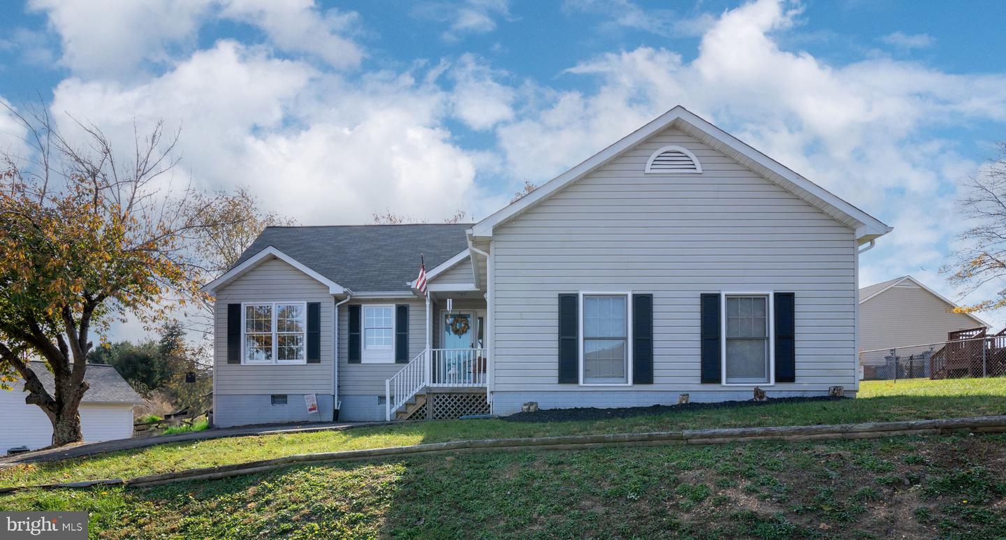 11606 BEND BOW DR, FREDERICKSBURG, Virginia 22407, 3 Bedrooms Bedrooms, ,2 BathroomsBathrooms,Residential,For sale,11606 BEND BOW DR,VASP2028682 MLS # VASP2028682