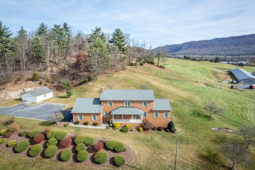 14620 HOPKINS GAP RD, FULKS RUN, Virginia 22830, 5 Bedrooms Bedrooms, ,4 BathroomsBathrooms,Residential,14620 HOPKINS GAP RD,659011 MLS # 659011