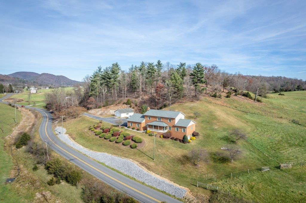 14620 HOPKINS GAP RD, FULKS RUN, Virginia 22830, 5 Bedrooms Bedrooms, ,4 BathroomsBathrooms,Residential,14620 HOPKINS GAP RD,659011 MLS # 659011