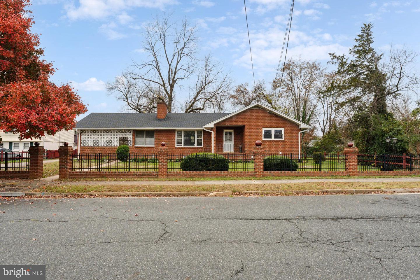 412 PALMER ST, FREDERICKSBURG, Virginia 22401, 6 Bedrooms Bedrooms, ,3 BathroomsBathrooms,Residential,For sale,412 PALMER ST,VAFB2007160 MLS # VAFB2007160